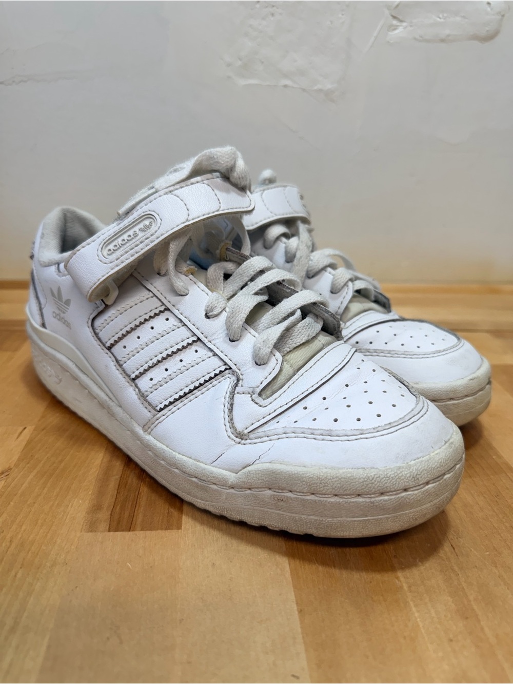 white Adidas Forum Low used 6.5 - Picture 2 of 8
